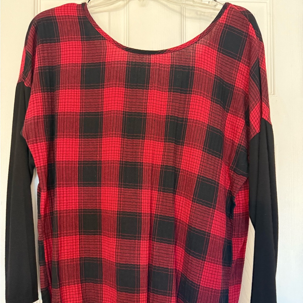 Red & black plaid top, solid black sleeves, size medium